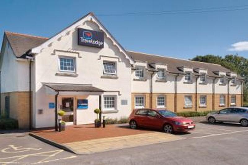 Travelodge Cardiff Airport Buitenkant foto