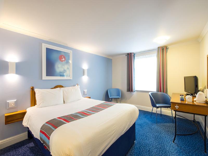 Travelodge Cardiff Airport Buitenkant foto